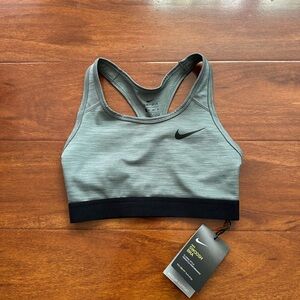 Nike Women's Pro Swoosh Medium-Support Non-Padded Sports Bra
